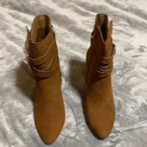 Cognac booties